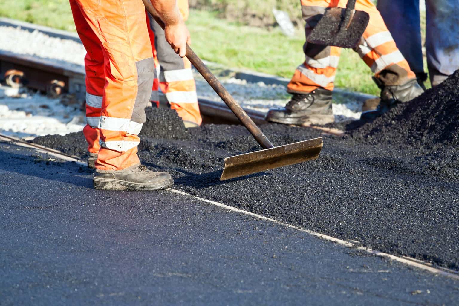 Why Are Roads Made of Asphalt and Not Concrete? - BuilderSpace